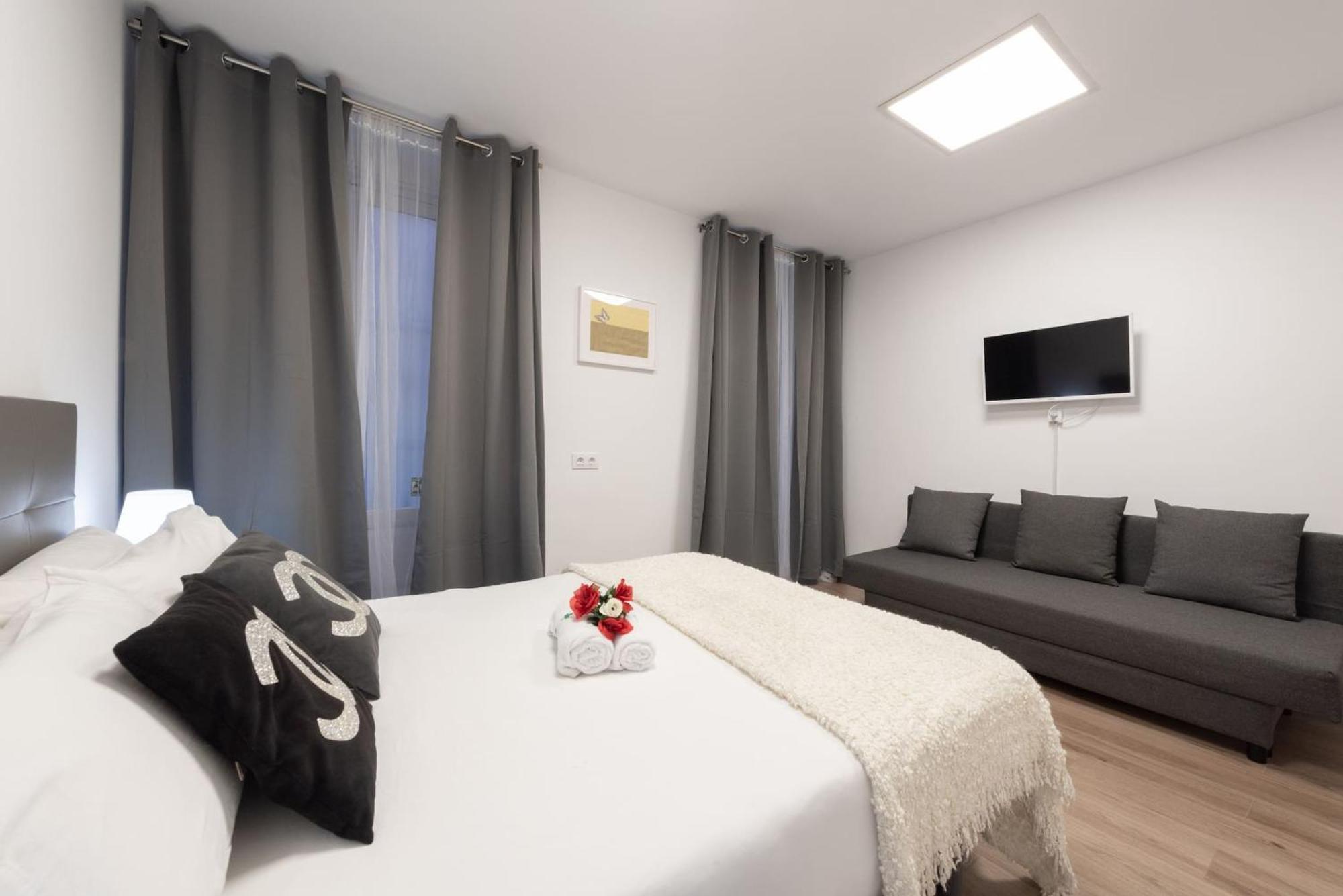 Apartamentos Day Madrid Santo Domingo Centro Gran Via Sol Malasana Экстерьер фото