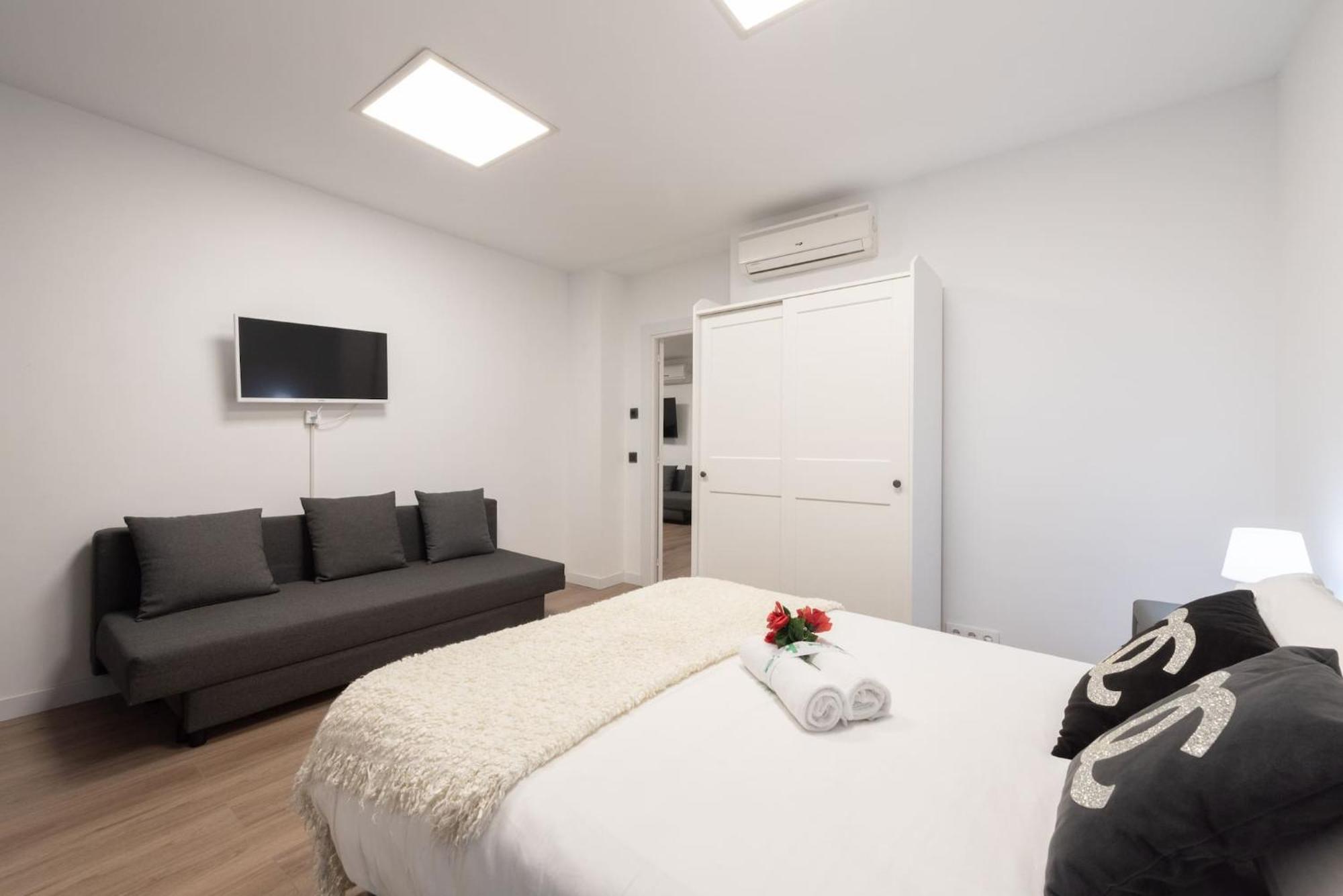 Apartamentos Day Madrid Santo Domingo Centro Gran Via Sol Malasana Экстерьер фото